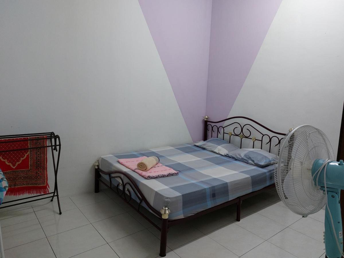 Pelangi Homestay Bota Экстерьер фото