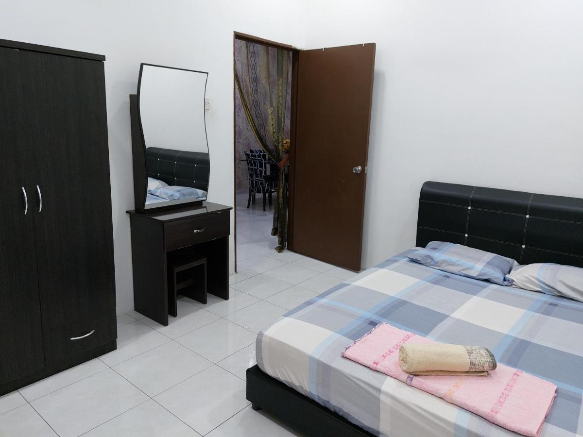 Pelangi Homestay Bota Экстерьер фото