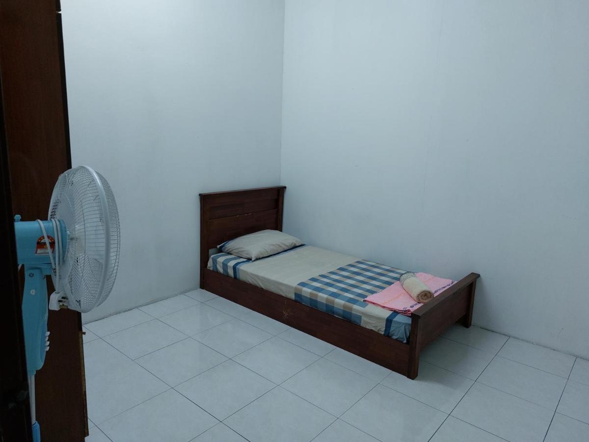 Pelangi Homestay Bota Экстерьер фото